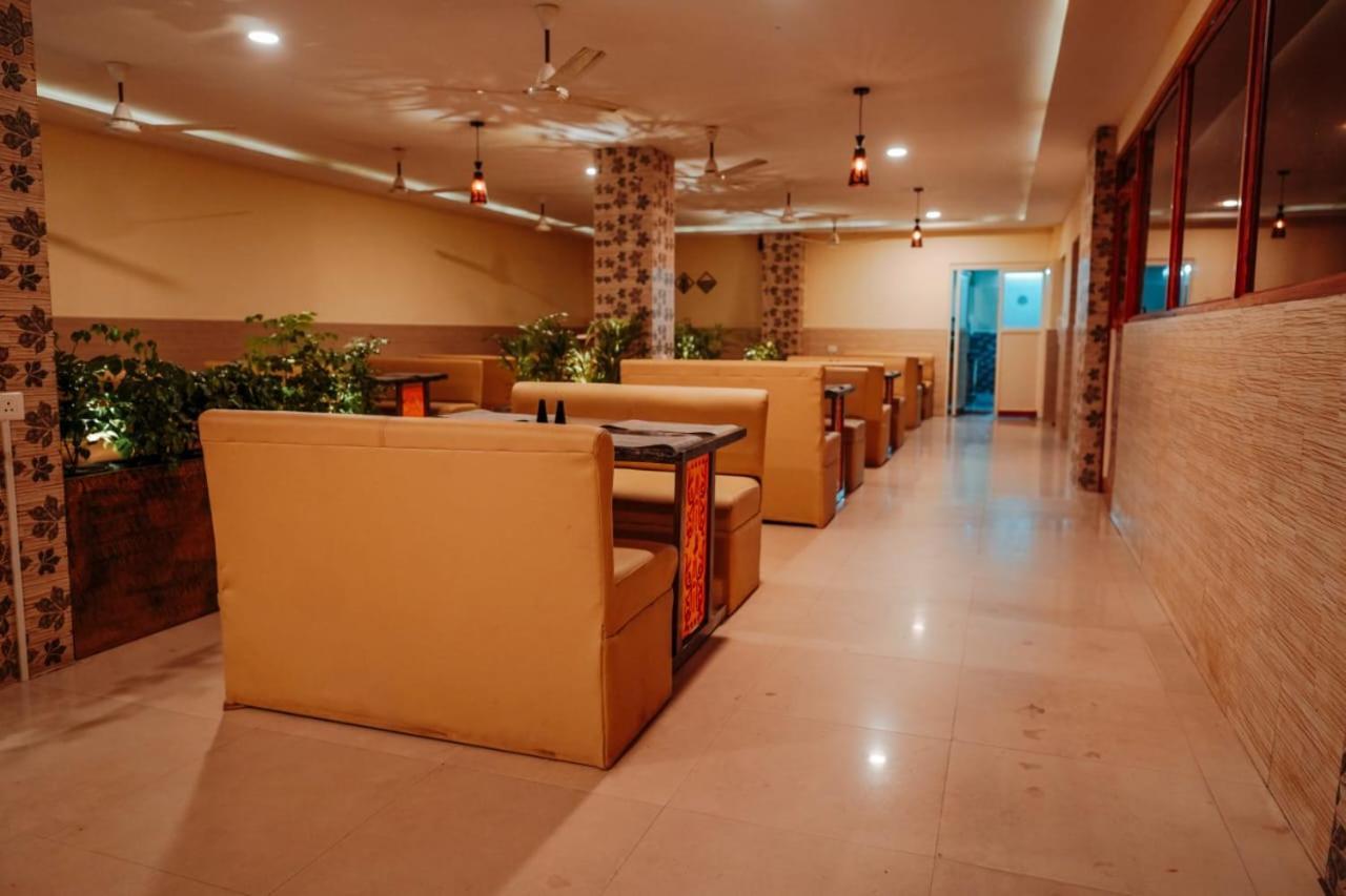 Hotel Lumiere Alappuzha Extérieur photo