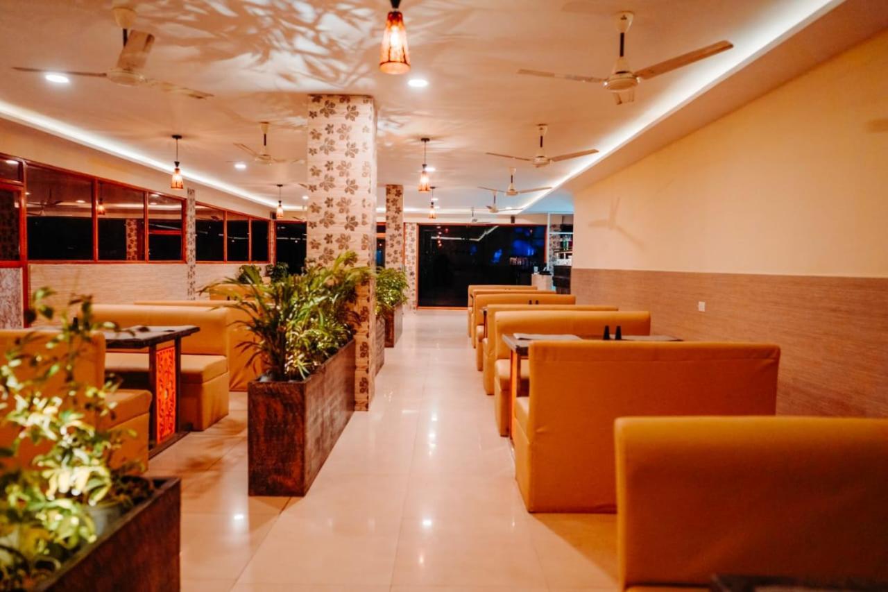 Hotel Lumiere Alappuzha Extérieur photo