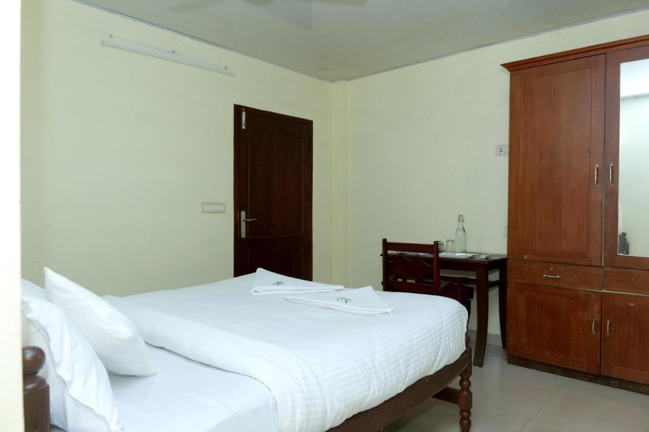 Hotel Lumiere Alappuzha Extérieur photo