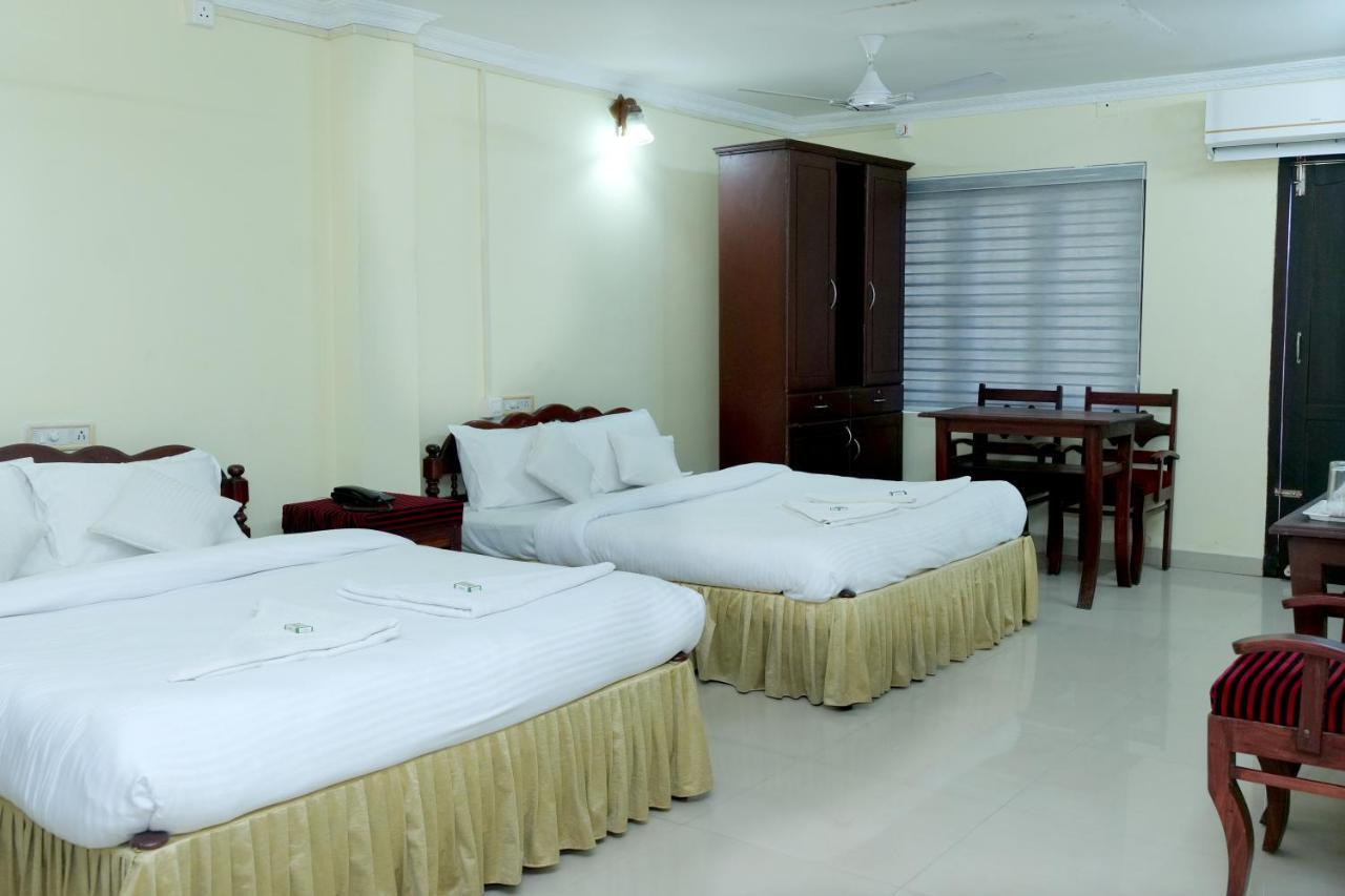 Hotel Lumiere Alappuzha Extérieur photo