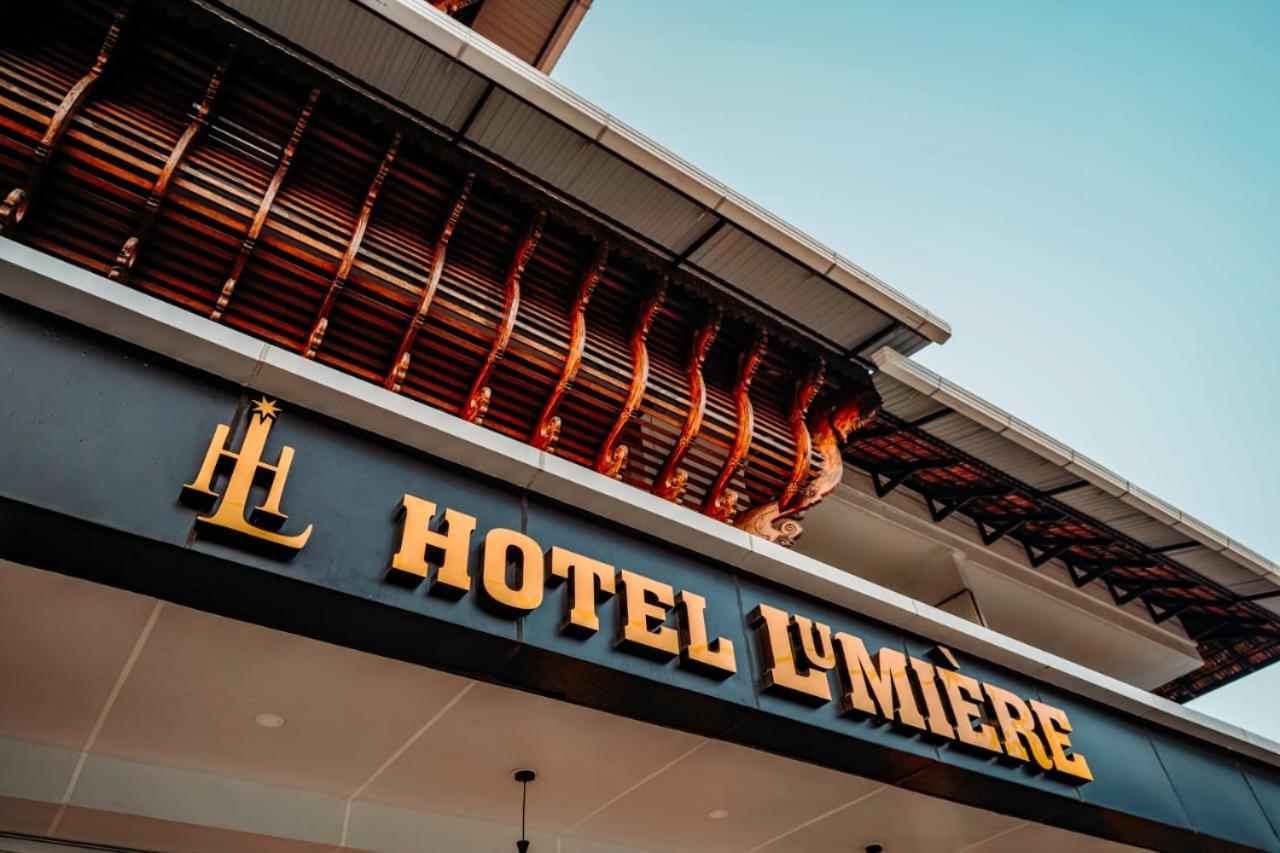 Hotel Lumiere Alappuzha Extérieur photo